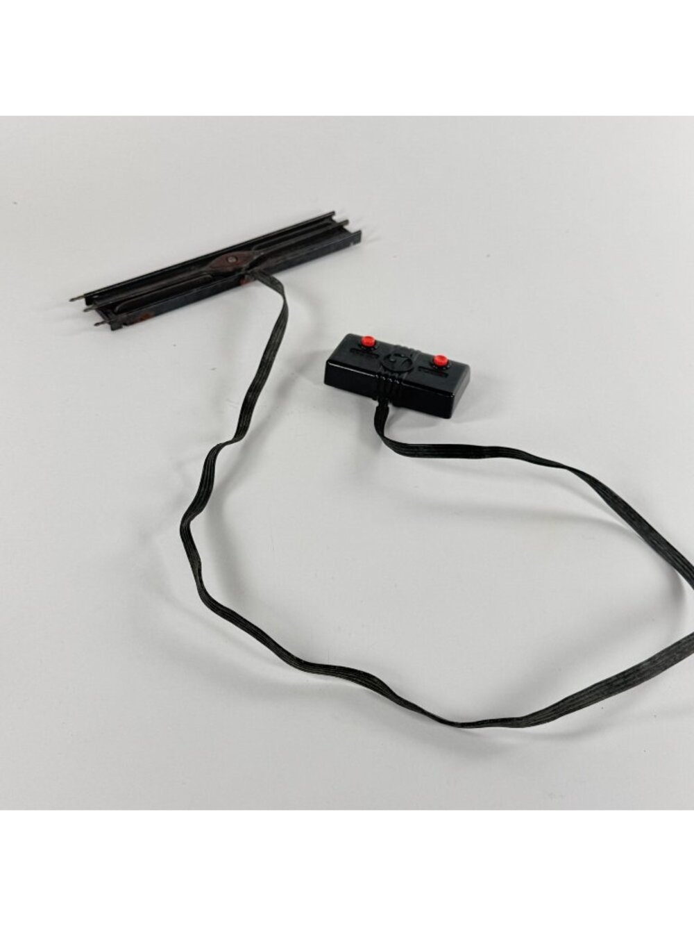 Lionel Uncoupling Track Section W/ Remote Control Black & Red Vintage Train Acce